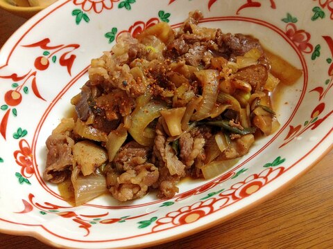 牛肉椎茸玉ねぎの七味甘辛炒め